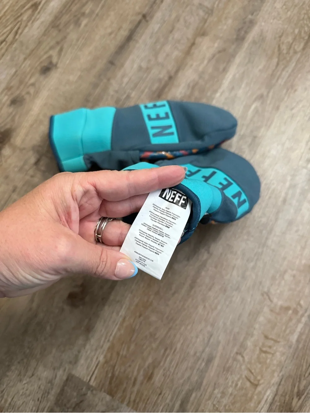 NEFF • Ripper Mittens